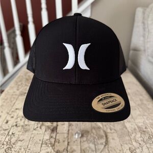 Hurley Black/White Logo Trucker Hat